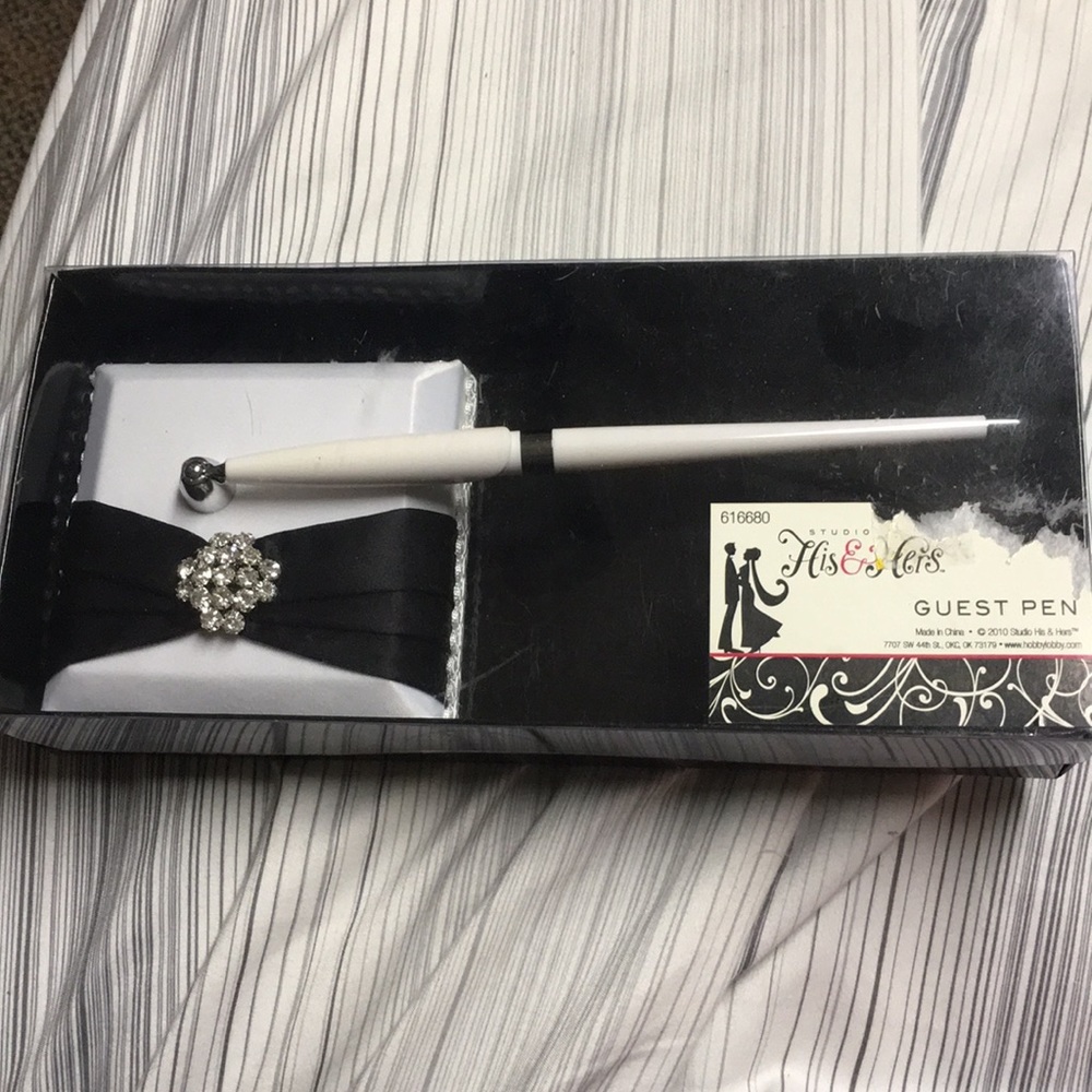 Guest pen &stand for wedding